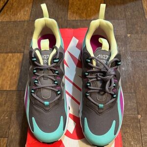 Nike Dunk Air Max 270 Jordan Retro New Balance 2002R Adidas Samba Puma Speedcat